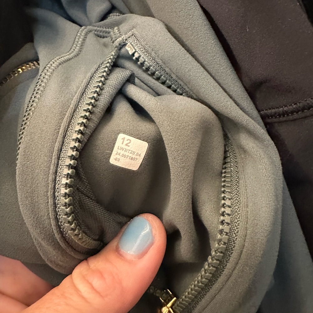 Lululemon cropped define jacket nulu sage soft green gold zipper 12 - Picture 4 of 4